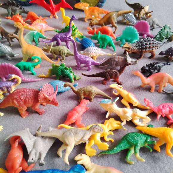HUGE MIXED LOT 91 ASSORTED DINOSAURS PLASTIC MINI FIGURES & TRANSPORT TRUCK SET - Picture 3 of 7